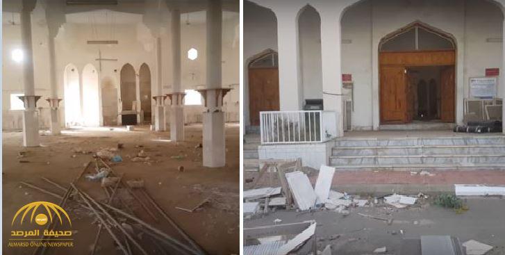 بالفيديو والصور: "لهذا السبب".. مسجد بتنومة يتحول لمأوى للكلاب الضالة