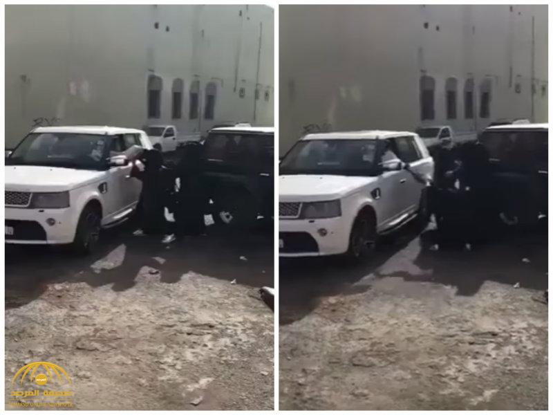 بالفيديو: سائق سيارة فارهة  يتحرش بأربع فتيات سعوديات وينزع نقاب إحداهن!