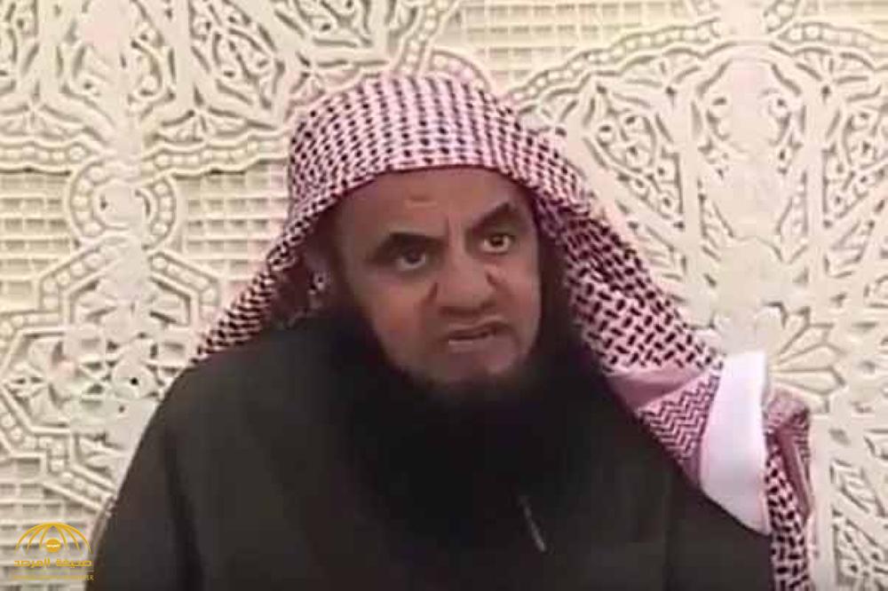داعية سعودي يتعرّض للسخرية بسبب قصة عن طائر لقلق قتل زوجته لشكه بانها زانية!-فيديو