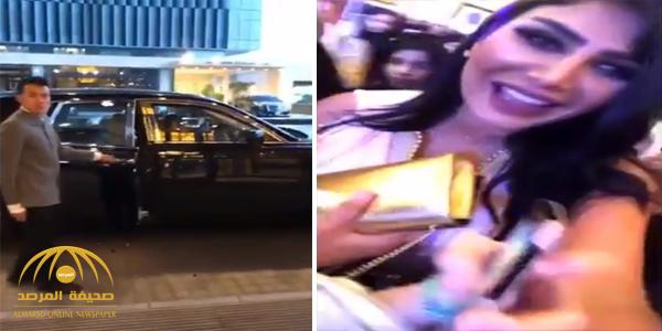بالفيديو : ازدحام شديد وحشود من المعجبات تحاصر أمل العوضي لحظة استقبالها في جدة