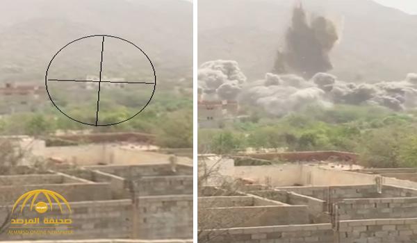 بالفيديو : انفجار هائل لحظة استهداف التحالف لمبنى يتحصن فيه قناصة حوثيون