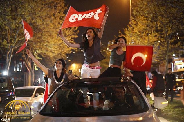 شاهد بالصور احتفالات أنصار أردوغان في تركيا بعد إعلان نتيجة الاستفتاء