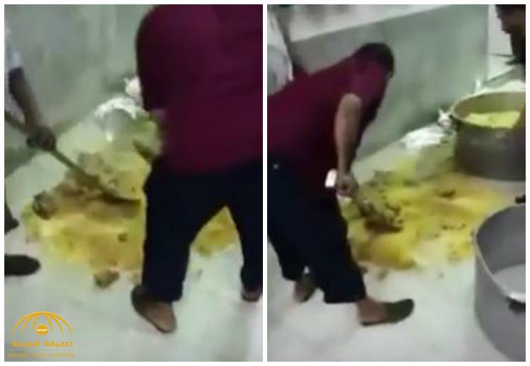 بالفيديو : عمالة يعبئون الأرز بعد سقوطه على الأرض بالكريك لإعادة بيعه بأحد المطاعم