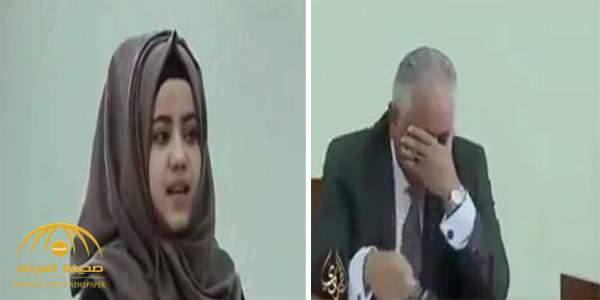 شاهد .. شابة عراقية تُدخل قاضي ينظر بقضيتها في نوبة بكاء لتأثره بكلامها