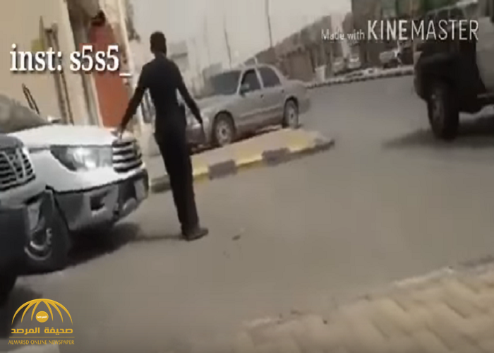 بالفيديو: مشهد على الطريق يُجبر مصري على عقد مقارنة بين الشرطة في بلاده ونظيرتها في السعودية.. ماذا قال؟