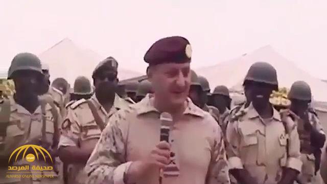 مصادر تكشف تفاصيل زيارة الأمير فهد بن تركي لمعسكرات قوات التحالف العربي- فيديو