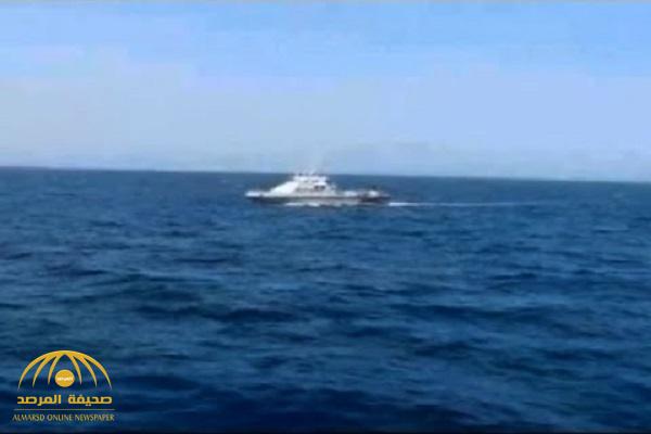 شاهد أول لقطات لإطلاق البحرية الأمريكية النار تجاه سفينة إيرانية