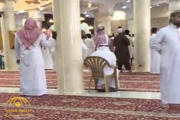 إمام جامع الأمير سلطان بالرياض يكشف تفاصيل الاعتداء عليه أثناء خطبة «الجمعة» - فيديو