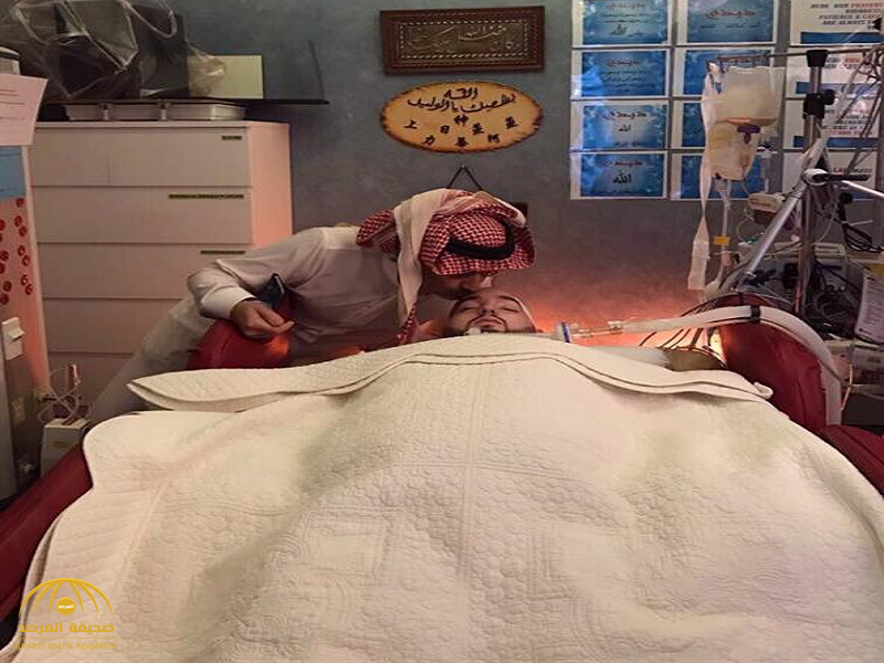 شاهد بالصور: "الوليد بن طلال" يقبل رأس ابن أخيه "الوليد بن خالد" أثناء زيارته