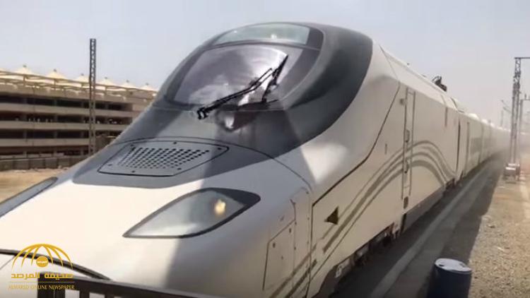 بالفيديو : قطار الحرمين السريع يصل لمحطة محافظة جدة لأول مرة