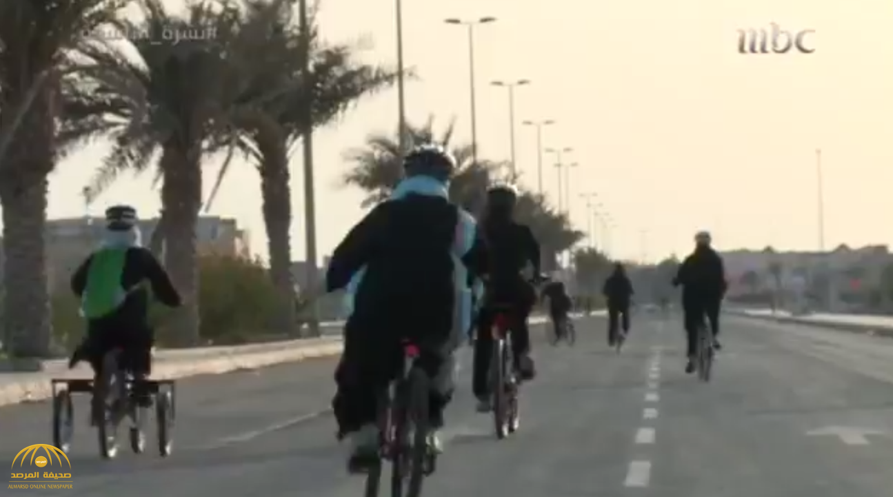 شاهد بالفيديو: سعوديات يمارسن قيادة الدراجات على كورنيش جدة