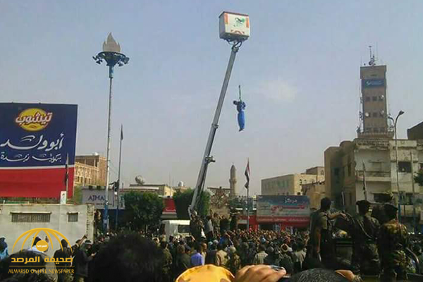 شاهد بالصور: بعد تنفيذ حكم الإعدام..تعليق جثة مغتصب الطفلة اليمنية في ميدان التحرير بصنعاء