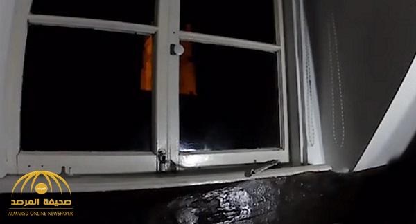 شاهد…بريطاني يصور فيديو لشبح يفتح النافذة