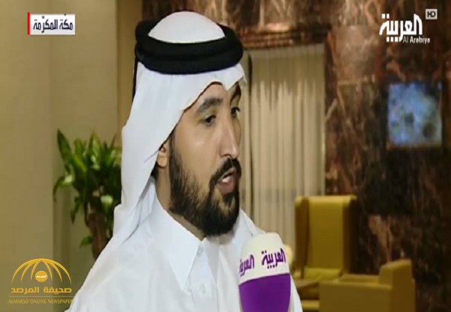 شاعر قطري حاج ينظم شعراً يمدح فيه المملكة وقيادتها-فيديو