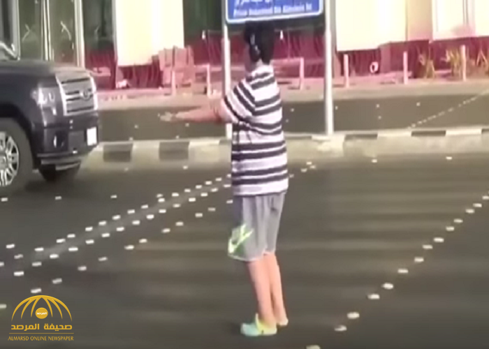 شرطة مكة تطيح بالمراهق الذي رقص "الماكارينا" عند إحدى الإشارات بجدة! – فيديو