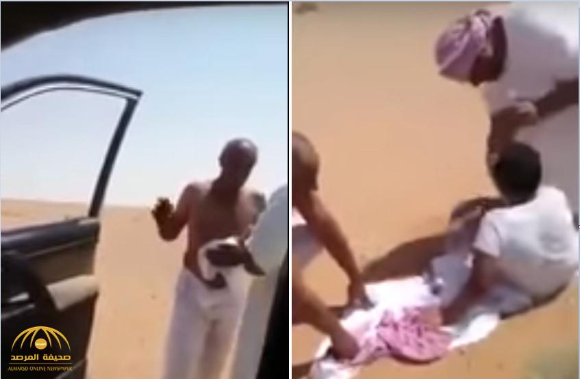 فيديو: شاهد لحظة العثور على مواطن وأبنائه بعد فقدانهم في صحراء وادي الهلالي