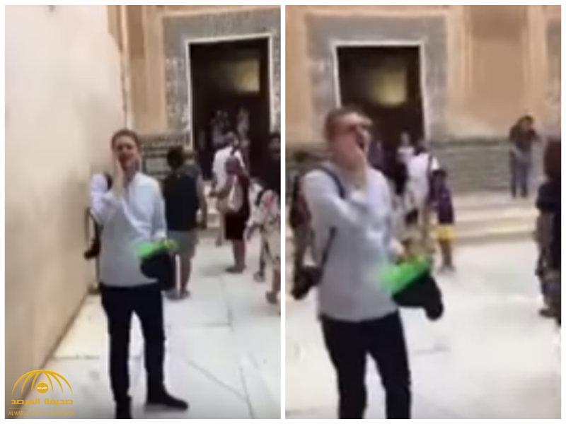 بالفيديو:سائح أمريكي يرفع الأذان في قصر الحمراء في إسبانيا
