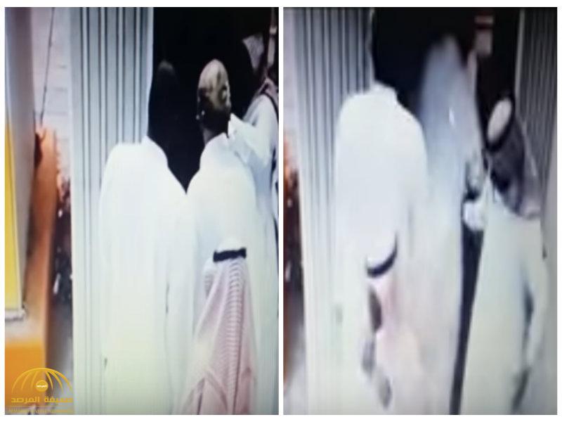 بعد انتشار مقاطع توثق جرائمهم ..شرطة الرياض تطيح بعصابة تخصصت في نشل كبار السن وتكشف عن جنسياتهم-فيديو