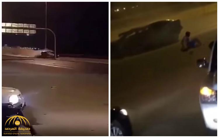 فيديو مروع .. شاهد: مفحط يطير في الهواء لحظة اصطدام سيارته بعمود في الرياض وانقلابها..وهذا مصيره!