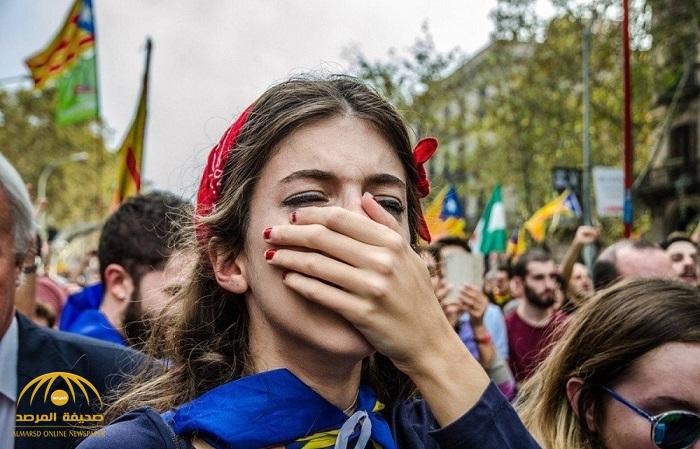 بالفيديو والصور .. احتفالات عارمة في كتالونيا بعد إعلان الانفصال عن إسبانيا