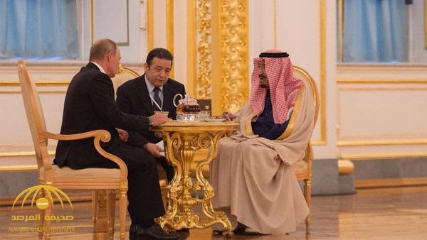 بعيداً عن التعقيدات الرئاسية والبروتوكولات .. بالصور : هكذا قدم بوتين الشاي للملك سلمان في الكرملين