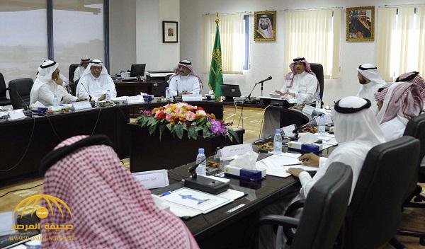 بالصور .. تفاصيل لقاء وزير الثقافة والإعلام مع رجال الأعمال في جدة
