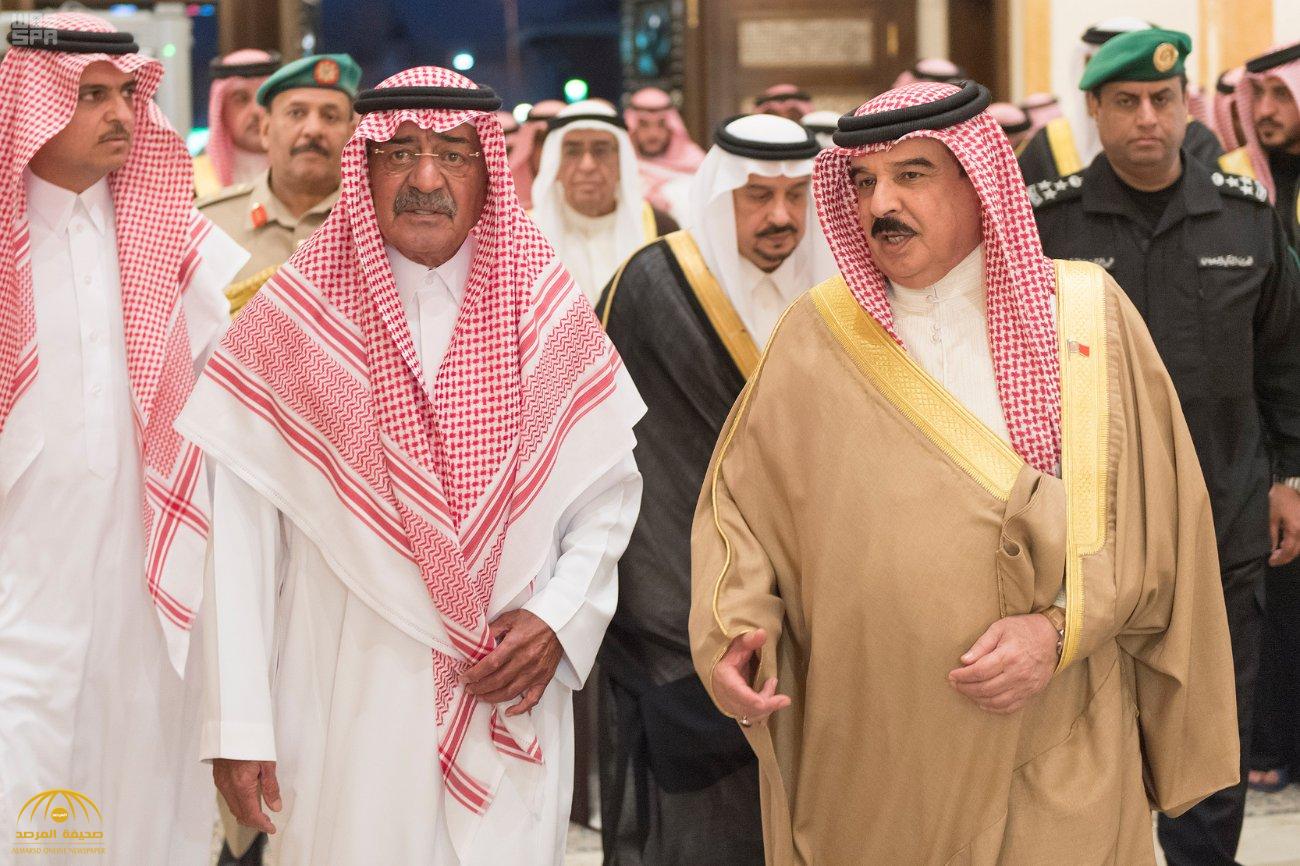 بالصور: ملك البحرين يعزي الأمير "مقرن " في وفاة نجله الأمير منصور