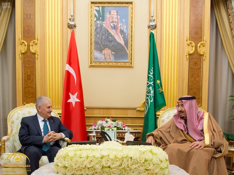 بالصور:خادم الحرمين يستقبل رئيس وزراء تركيا ويعقدان جلسة مباحثات