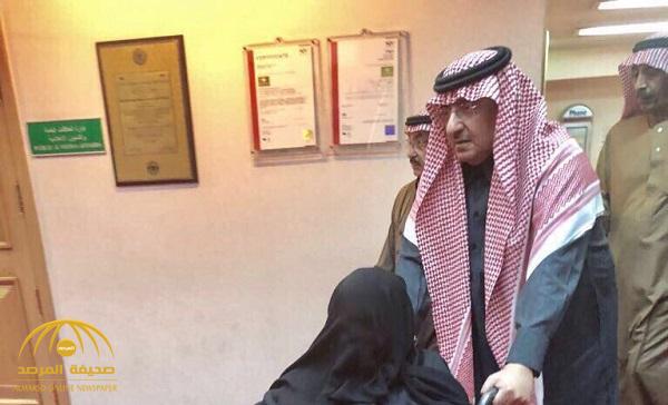 في أحدث ظهور له .. شاهد : الأمير محمد بن نايف يدفع كرسي والدته المتحرك بعد خروجها من المستشفى