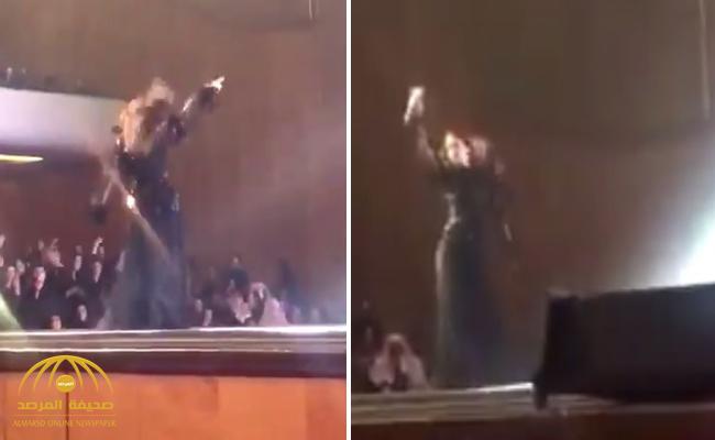 شاهد .. اللبنانية "هبه طوجي" ترقص خليجي  على المسرح في أول حفل لها بالسعودية