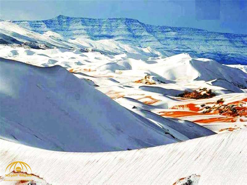 شاهد .. الثلوج تكسو رمال الصحراء الكبرى في ظاهرة نادرة بالجزائر