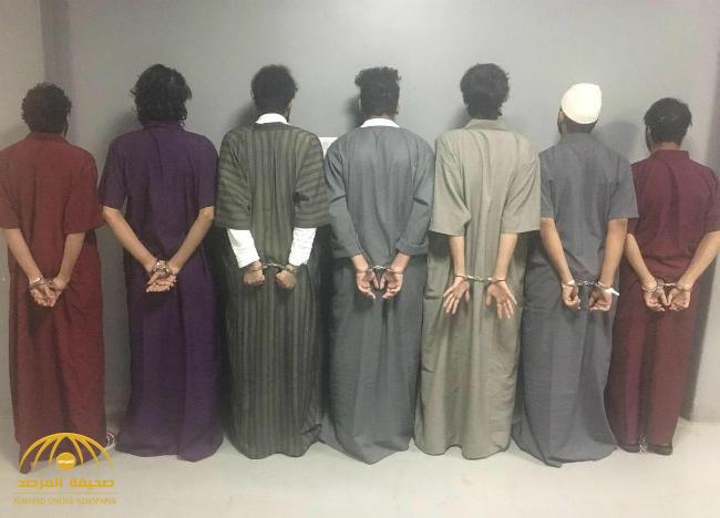 شرطة الرياض تطيح بسبعة أشخاص تورطوا بـ22 جريمة سلب واستيلاء على المركبات بالقوة .. وتكشف عن جنسياتهم