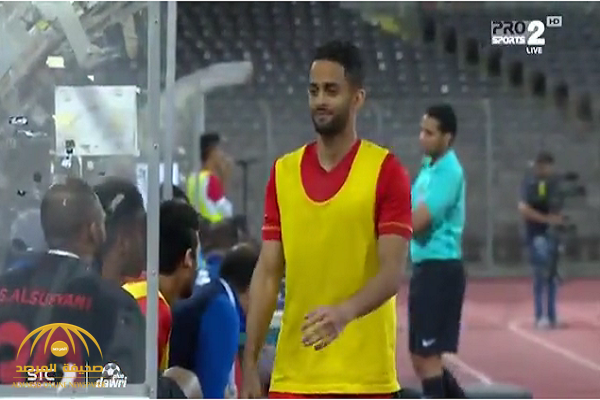 فيديو.. لاعب سعودي مهدد بالسجن بسبب هذه الحركة داخل الملعب!