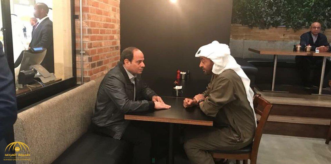 شاهد.. محمد بن زايد والسيسي يتناولان الطعام في مطعم بأبو ظبي