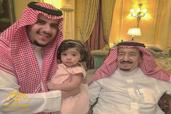 بالصور .. خادم الحرمين برفقة عدد من أفراد العائلة في قصر شقيقته الأميرة الجوهرة