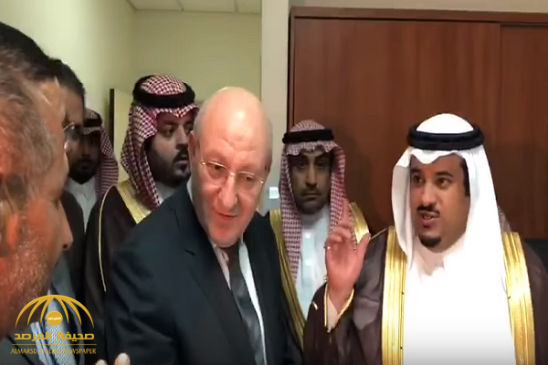 شاهد .. أحد أقرباء شهيد شظايا صاروخ الحوثي يفاجئ نائب أمير الرياض بطلب..والأخير  إن شاء الله تم!