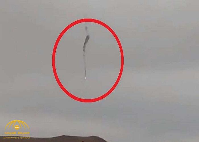 شاهد: لحظة سقوط طائرة حربية سورية في جبال القلمون!