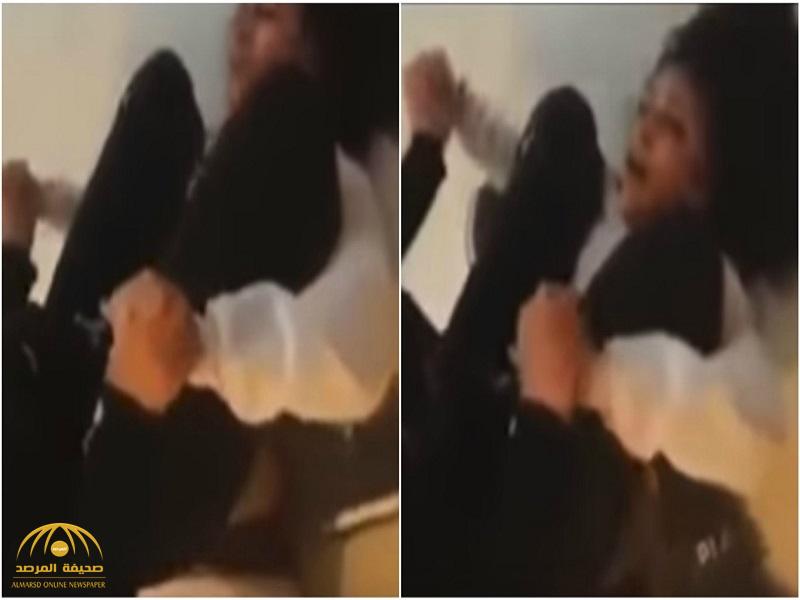 شاهد: فنانة عربية تعتدي على زميلتها.. وتحاول نزع ملابسها وتصويرها عارية!