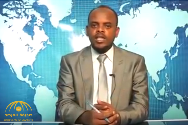 شاهد: مذيع صومالي وقع في موقف محرج للغاية.. فشل في قراءة اسم مسؤول صيني زار بلاده!