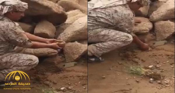 بالفيديو : جندي بالحد الجنوبي يكتشف لغم أرضي .. شاهد كيف تعامل معه