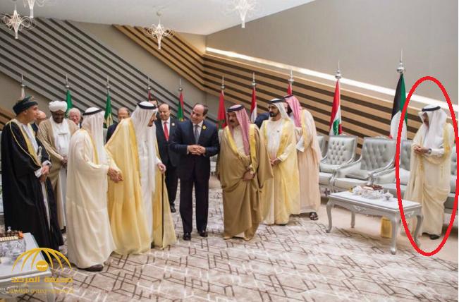 شاهد .. صورة للمندوب القطري يقف وحيداً في القمة العربية بالظهران تثير سخرية رواد التواصل