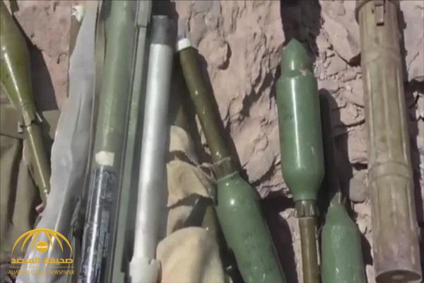 شاهد .. أسلحة وصواريخ مهربة من إيران داخل أحد أوكار الحوثيين في اليمن