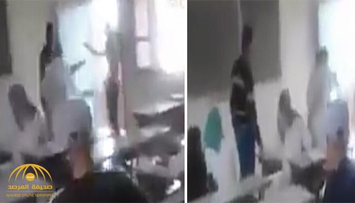 شاهد.. طالب يتبادل الضرب مع معلمته في مدرسة بالمغرب