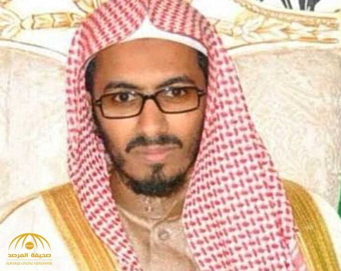 الداعية السعودي "عبدالعزيز الموسى "ينشر صورةً له مع شقيقته من دون حجاب!