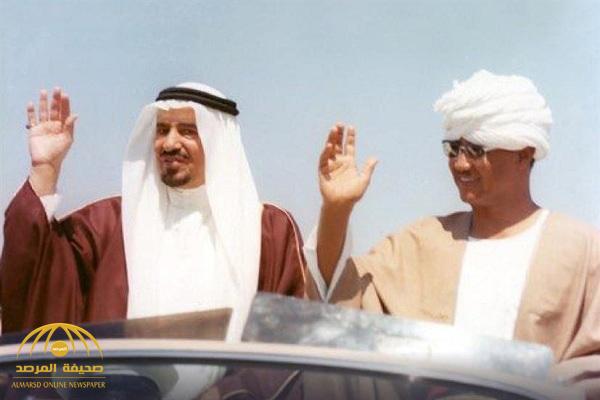 شاهد. صورة قديمة للملك خالد والرئيس السوداني جعفر نميري في جولة بالخرطوم!