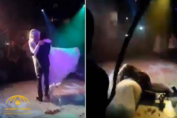 شاهد: عريس مصري يسقط بعروسه على الأرض أثناء رقصة "سلو" ويتعرض لموقف محرج أمام المعازيم!