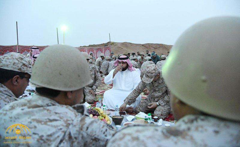 الأمير "محمد بن عبد العزيز"  يشارك الجنود المرابطين إفطار رمضان- صور