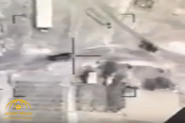 شاهد: لحظة قصف مقاتلات التحالف لـ "شاحنة" محملة بالصواريخ والأسلحة في اليمن
