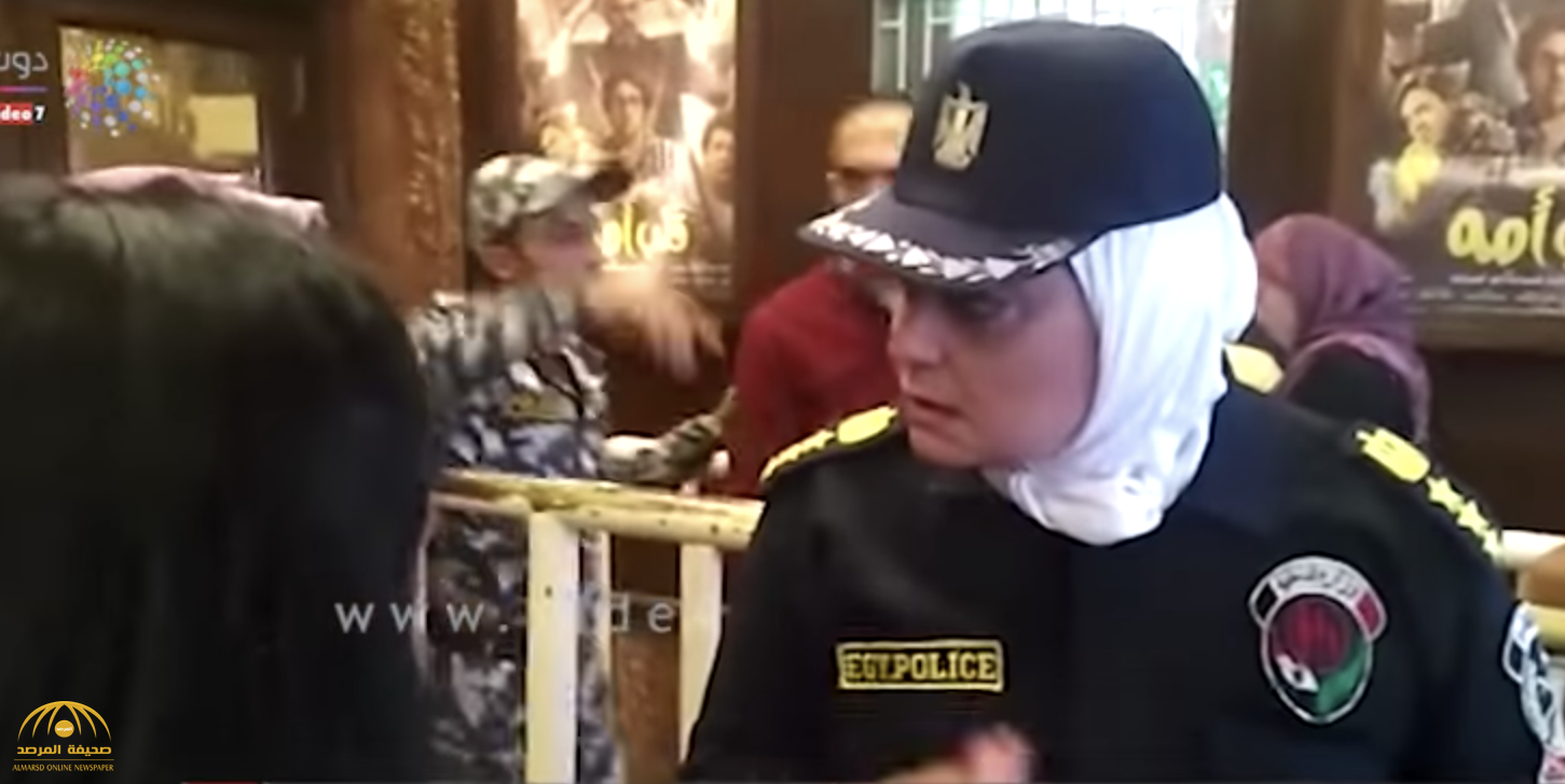 شاهد .. الشرطة النسائية المصرية عند مداخل دور السينما في القاهرة لمنع التحرش فى أول أيام العيد