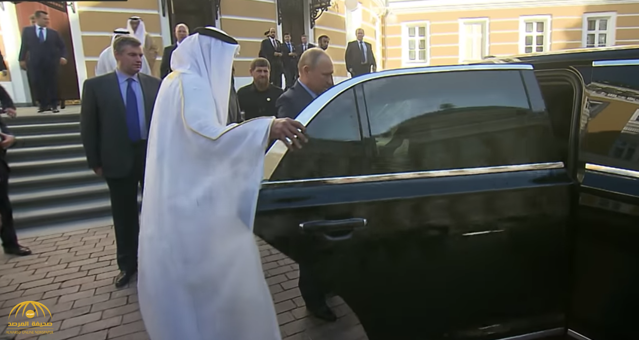 بالفيديو : ولي عهد أبو ظبي يتعرف على  سيارة "بوتين" الجديدة‎